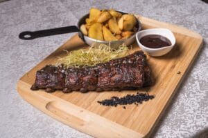 Forever Young, restaurant si club in Centrul Vechi al Bucurestiului