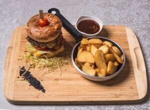 Forever Young, restaurant si club in Centrul Vechi al Bucurestiului