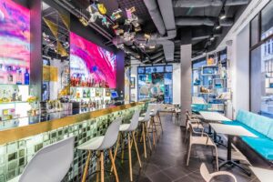 Gold Cafe Bar, cafenea si bar pe Calea Victoriei din Bucuresti