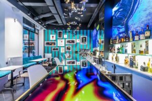 Gold Cafe Bar, cafenea si bar pe Calea Victoriei din Bucuresti