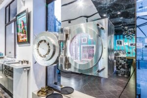 Gold Cafe Bar, cafenea si bar pe Calea Victoriei din Bucuresti