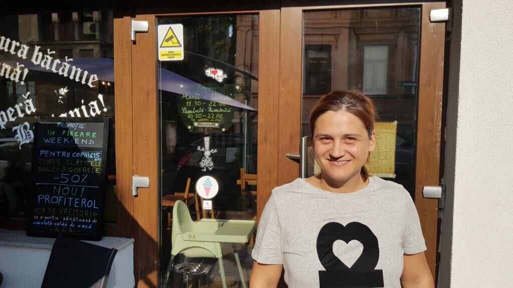 Bucatareasa si proprietareasa