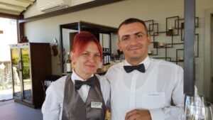 Oamenii Cristinei si ai lui Radu Timis de la Conacul Casa Timis