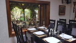 Restaurantul Potcoava din cartierul Giulesti