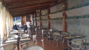 terasele Restaurantul Potcoava Giulesti