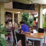 Terasa restaurantului Mantuleasa 40