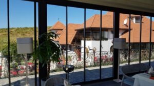 Terasele Conacului Casa Timis din Bucov