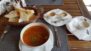 La Cocosatu Clucerului, bucatarie romaneasca traditionala