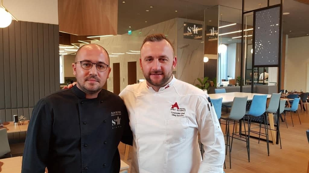 Chefs la restaurantul hotelului Courtyard Floreasca by Marriott