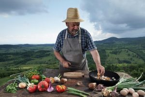 Bucataria Hoinara se intoarce - Mircea Groza la Porolissum