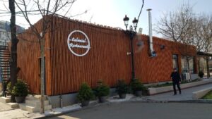 Colonial Lounge, restaurant pe malul Dambovitei la Unirii