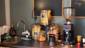 CoffeeBox Retorica, o cafenea mica la Piata Floreasca