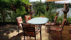 Terasa Amvrosia in vara cu pandemia