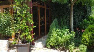 Terasa Amvrosia in vara cu pandemia