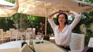 Terasa Amvrosia in vara cu pandemia