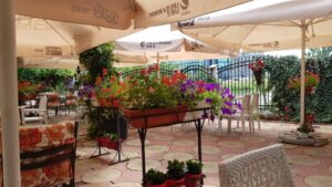 Terasa Amvrosia in vara cu pandemia