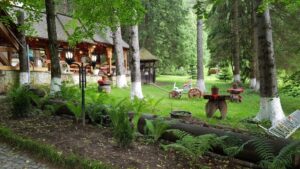 Restaurant traditional Coliba Haiducilor in Poiana Brasov