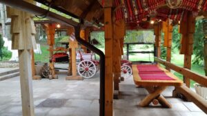 Restaurant traditional Coliba Haiducilor in Poiana Brasov