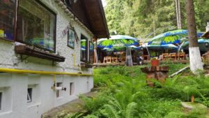 Restaurant traditional Coliba Haiducilor in Poiana Brasov