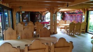 Restaurant traditional Coliba Haiducilor in Poiana Brasov