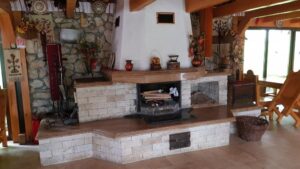 Restaurant traditional Coliba Haiducilor in Poiana Brasov