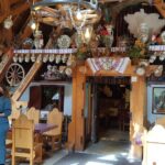 Restaurant traditional Coliba Haiducilor in Poiana Brasov