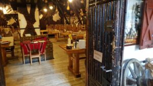Restaurant traditional Coliba Haiducilor in Poiana Brasov