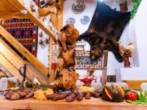 Restaurant traditional Coliba Haiducilor in Poiana Brasov