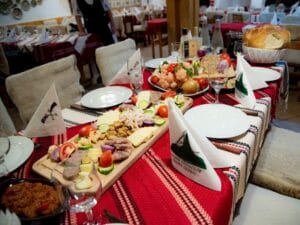Restaurant traditional Coliba Haiducilor in Poiana Brasov
