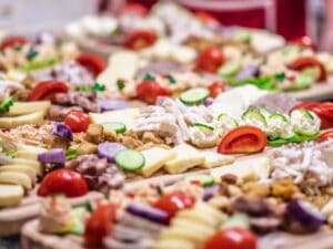 Restaurant traditional Coliba Haiducilor in Poiana Brasov