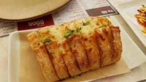 Next Door, restaurant in Piata George Enescu din Brasov