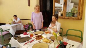 Next Door, restaurant in Piata George Enescu din Brasov