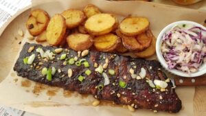 Next Door, restaurant in Piata George Enescu din Brasov