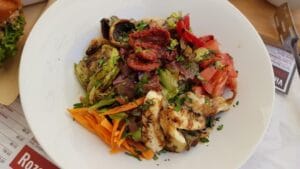 Next Door, restaurant in Piata George Enescu din Brasov