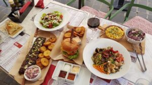 Next Door, restaurant in Piata George Enescu din Brasov