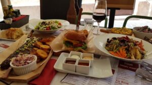 Next Door, restaurant in Piata George Enescu din Brasov