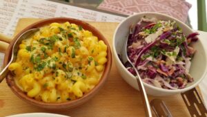 Next Door, restaurant in Piata George Enescu din Brasov