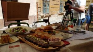 Next Door, restaurant in Piata George Enescu din Brasov