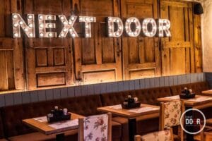 Pia Krauss si restaurantul ei Next Door din Piata George Enescu in Brasov