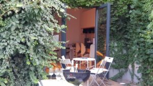 Casa lui Dinu-Alexandru Popescu si a frumoasei lui femei