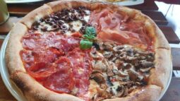 Farinella, pizza, pasta si paine in Piata Dorobantilor