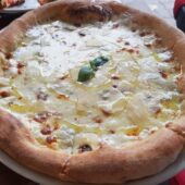 Farinella, pizza, pasta si paine in Piata Dorobantilor