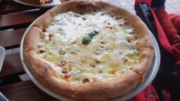 Farinella, pizza, pasta si paine in Piata Dorobantilor