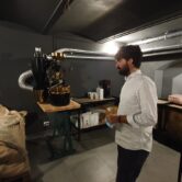 Uzina Coffee, cafenea, bar si microprajitorie de cafea de specialitate in Piata Amzei