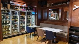 Champagne & More Lounge, Radisson Blu Hotel Restocracy