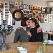 Cina cu fete frumoase la Pata Negra