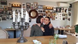 Cina cu fete frumoase la Pata Negra