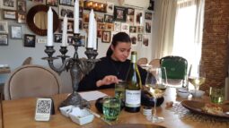 Cina cu fete frumoase la Pata Negra