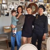 Cina cu fete frumoase la Pata Negra