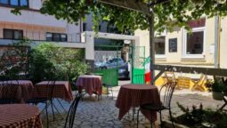 Andrea di Russo, Cannoleria, bistrou italian